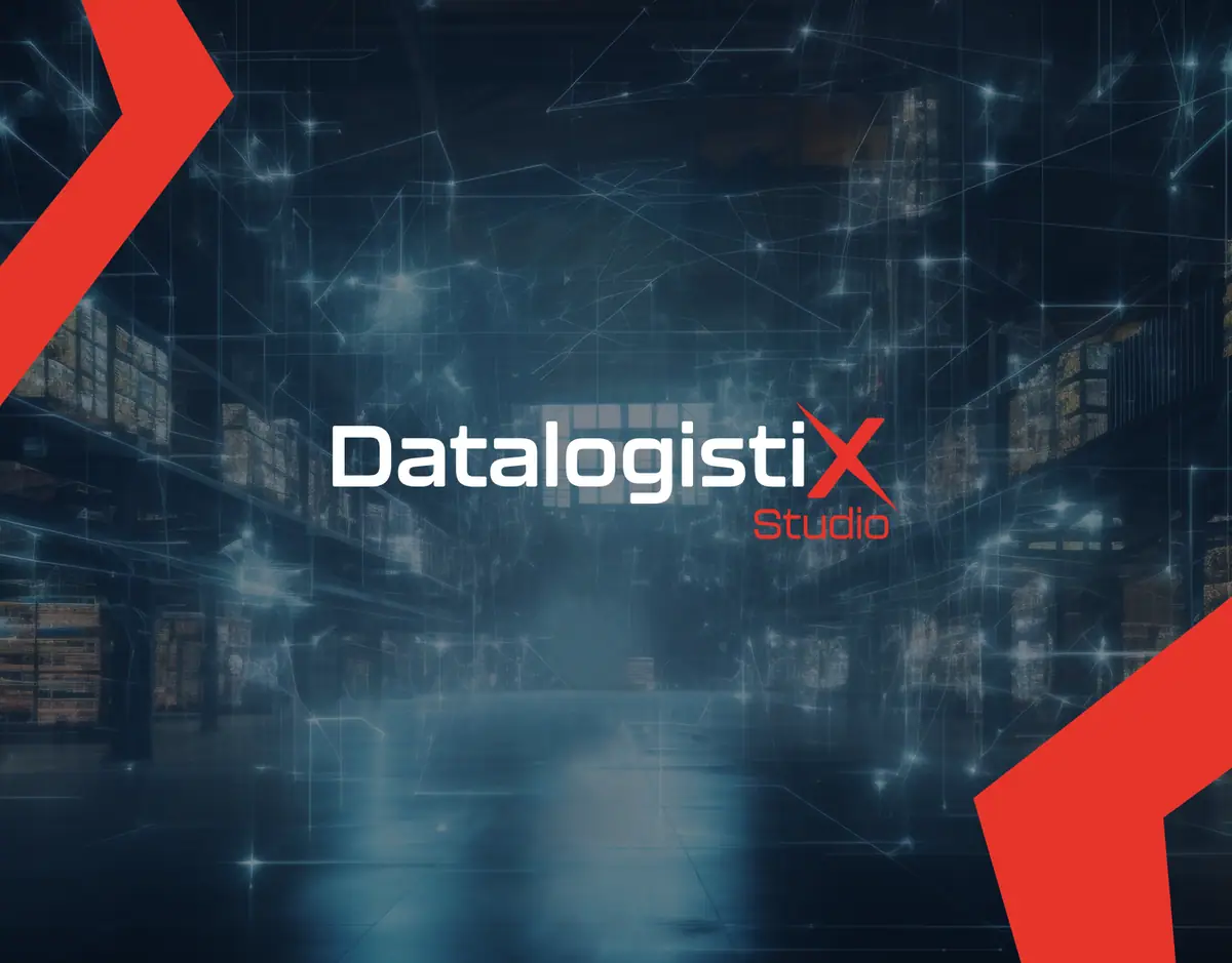 DataLogistix Studio: białe logo z czerwonym X na ciemnym zdjęciu magazynu, czerwone szewrony w rogach